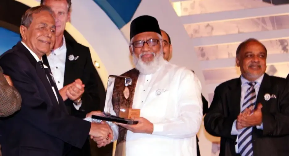 PHP AWARD (2) PHP AWARD (2)